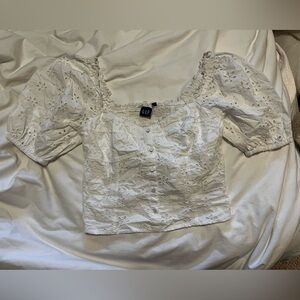 Like new GAP eyelet blouse
